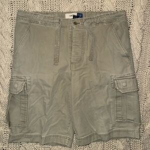 GAP Men's tan Cargo Shorts